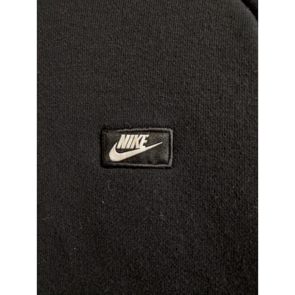 Nike Quarter Length Sleeve Crew Neck Sweatshirt - Picture 2 of 3